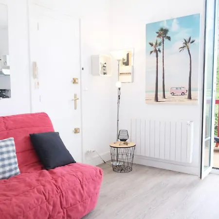 With A Beautiful View Of The Sea Of Apartment