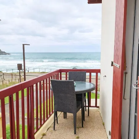Apartment With A Beautiful View Of The Sea Of